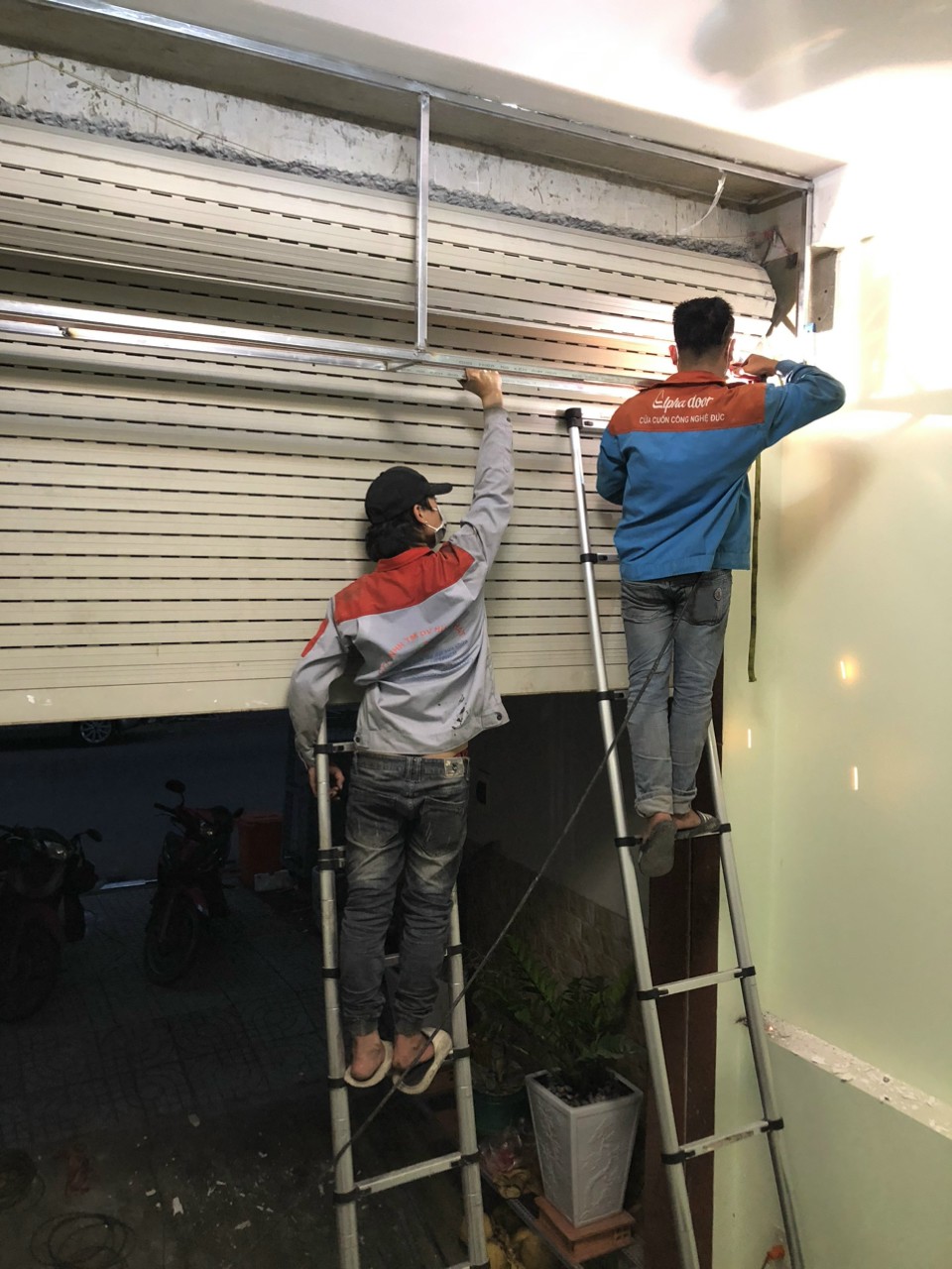 sửa cửa cuốn quận 7 chuyên nghiệp sửa cửa cuốn quận 7