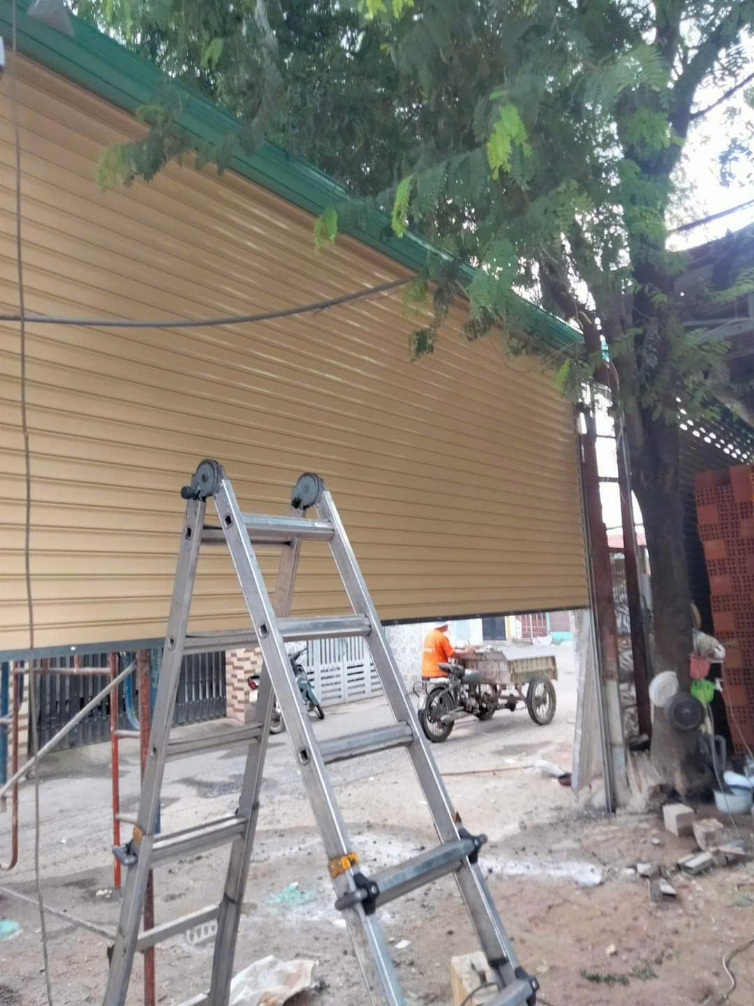 cửa cuốn giá rẻ chất lượng lắp cừa cuốn giá rẻ