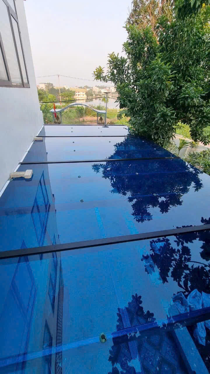 tấm polycarbonate tại quận 7 mái che poly đặc tại quận 7