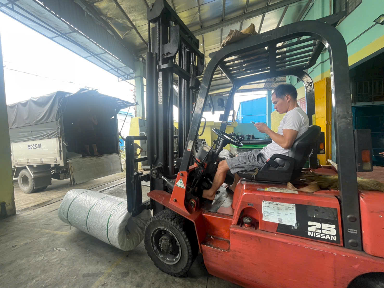 phân phối tấm polycarbonate bán tấm polycarbonate toàn quốc