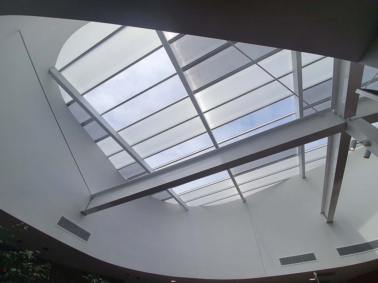 poly carbonate làm giếng trời poly lấy sáng giếng trời