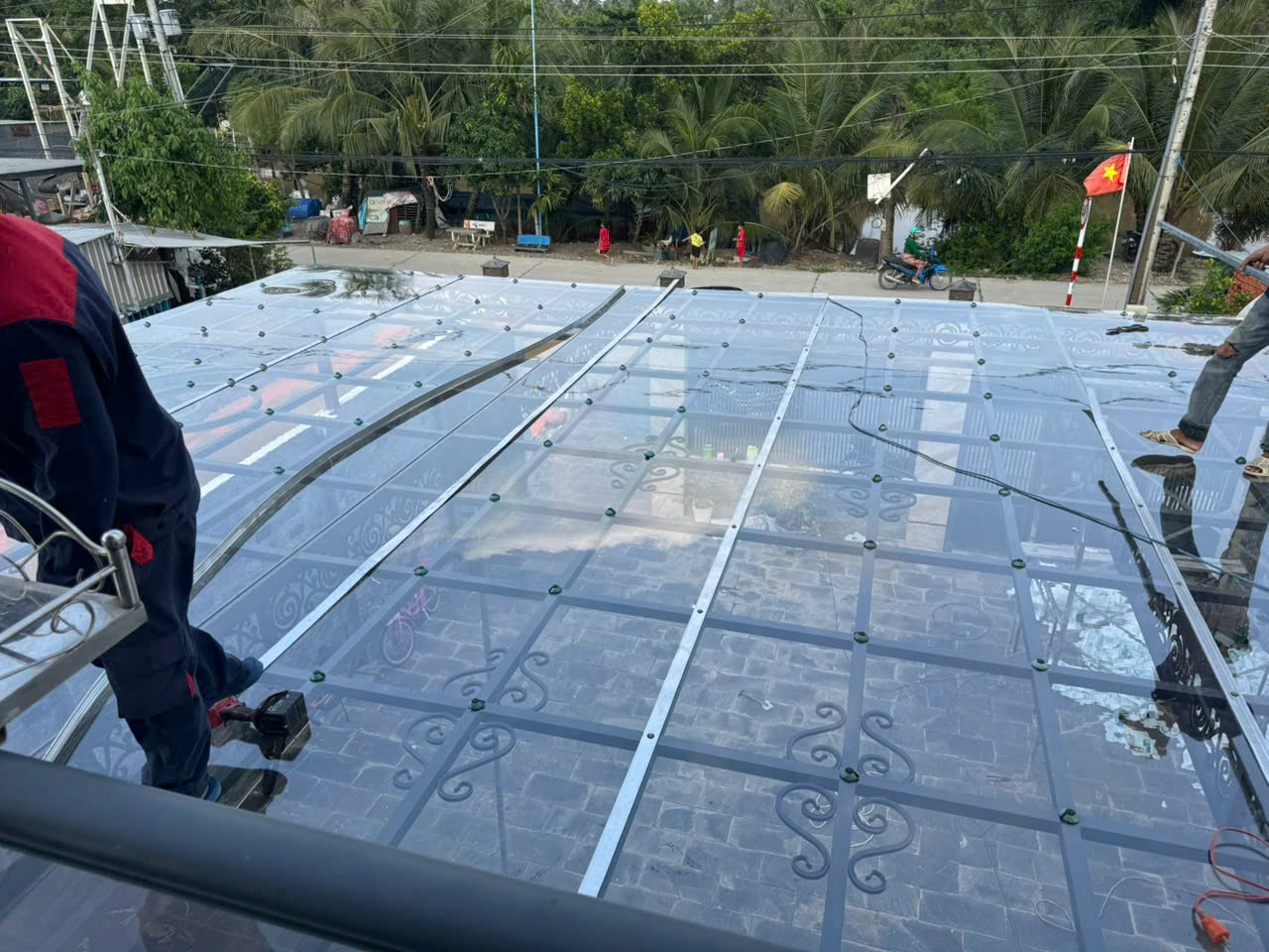 tấm poly đặc tại đồng tháp mái che poly đặc tại đồng tháp