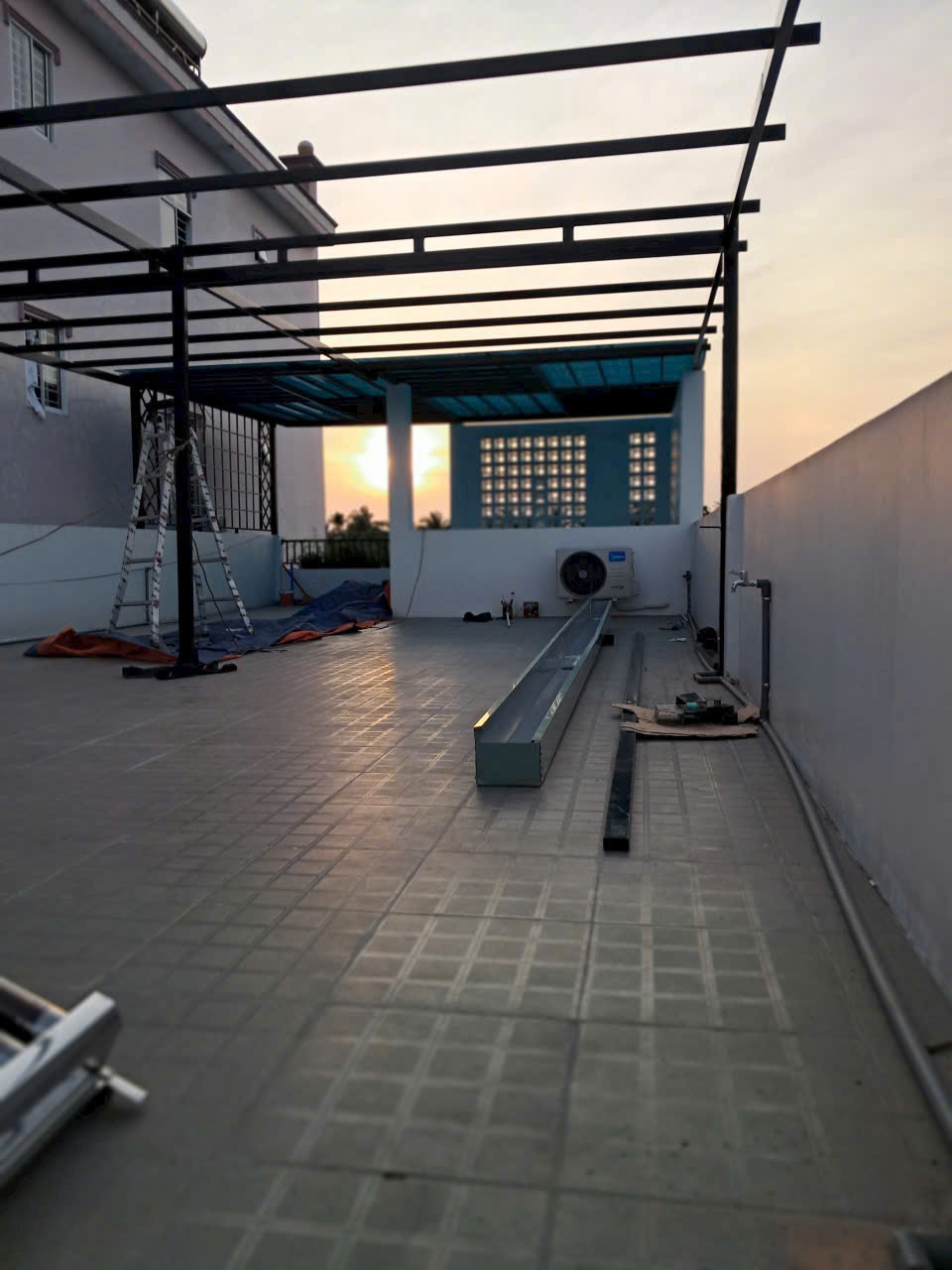 mái nhựa cường lực sóc trăng mái che polycarbonate tại sóc trăng