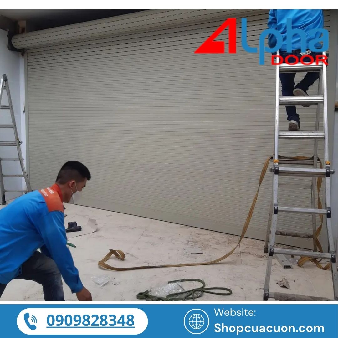 Việc đầu tư vào cửa cuốn kho xưởng công nghiệp giá tốt không chỉ giúp doanh nghiệp tiết kiệm chi phí mà còn tăng hiệu quả vận hành và bảo vệ tài sản. 
