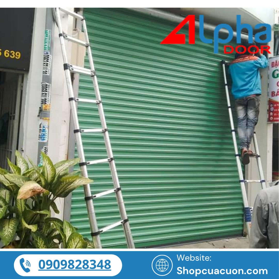 Với hơn 10 năm kinh nghiệm trong lĩnh vực thi công cửa cuốn các loại tại TP.HCM, CÔNG TY TNHH TM SX CỬA XÂY DỰNG ALPHA là lựa chọn đáng tin cậy cho bạn khi cần lắp đặt cửa cuốn kéo tay giá rẻ tại Bình Thạnh.