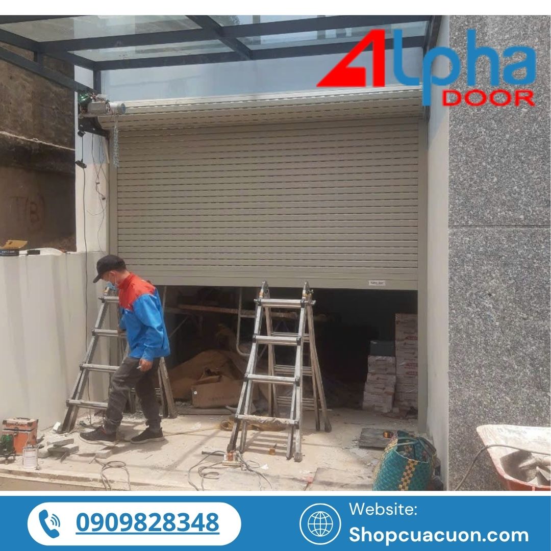 lựa chọn một bộ cửa cuốn Alpha Door chuyên dùng cho shop thời trang không chỉ giúp bảo vệ tài sản mà còn góp phần tạo nên phong cách đẳng cấp cho cửa hàng.
